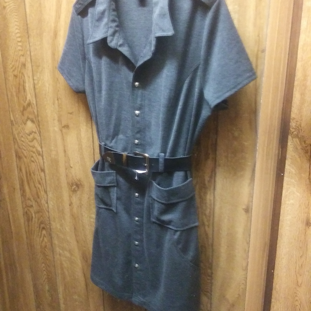 Moas in style dress